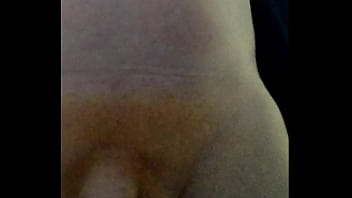 女性は地下鉄で中国人と同性愛者について人種差別的な暴動を起こします!