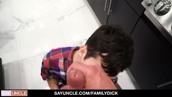 người đồng tính nam đứng quan hệ tình dục với analfingering video xvideo