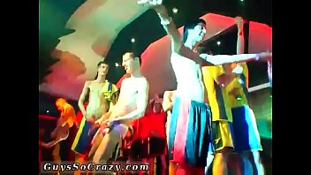 những người đàn ông nổi tiếng đồng tính sex giả mạo