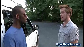 外面的生活：关于男同性恋者的西诺里尔报告 - 性，毒品，肌肉和生命的通道